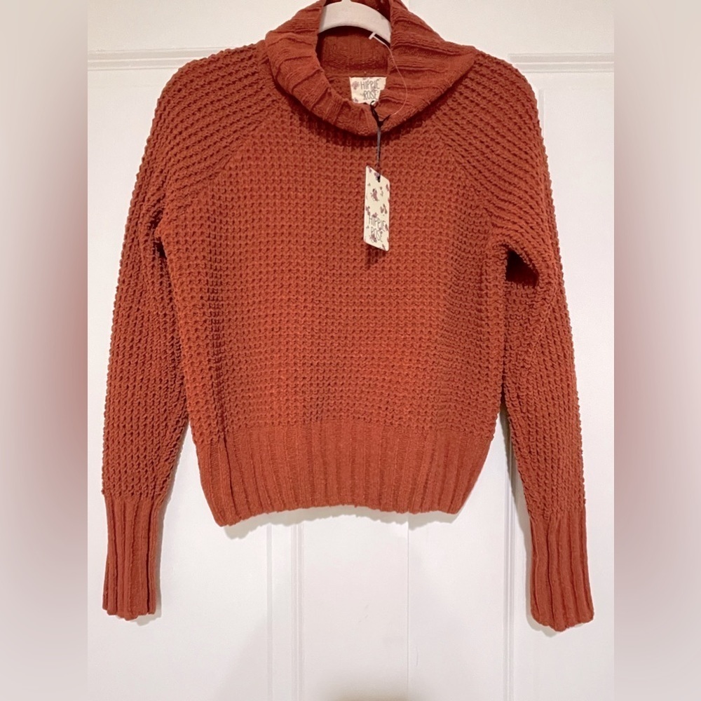 NWT hippie, rose size small, soft sweater Burnt Henna